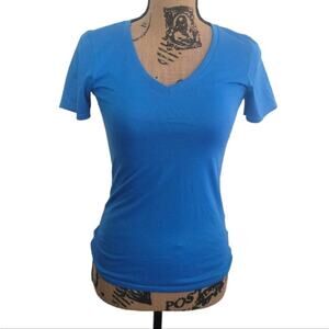 Xs Nike Dri-fit v-neck bright blue short sleeve t-shirt
